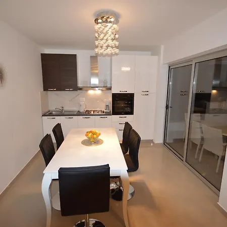 Apartment Airin Apartment *